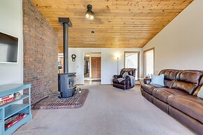 Nampa Vacation Rental Townhome Near Lake Lowell!