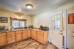 Sunroom, Deck & Grills: Marquette Cottage!