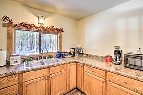 Sunroom, Deck & Grills: Marquette Cottage!