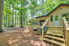 Sunroom, Deck & Grills: Marquette Cottage!