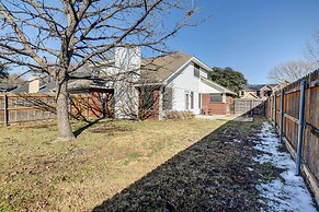 4 Mi to Joe Pool Lake: Home in Grand Prairie