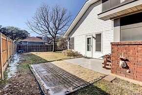 4 Mi to Joe Pool Lake: Home in Grand Prairie