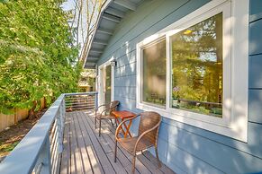 Bellevue Abode: Balcony, 13 Mi to Downtown Seattle