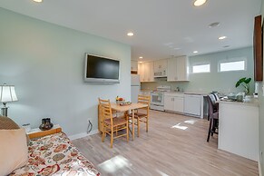 Bellevue Abode: Balcony, 13 Mi to Downtown Seattle