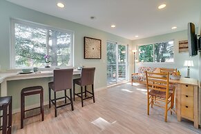 Bellevue Abode: Balcony, 13 Mi to Downtown Seattle