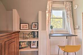 Stylish Studio w/ Fireplace ~ 3 Mi From Dtwn!