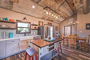 Modern Stephenville Farmhouse: 8 Mi to Dtwn!