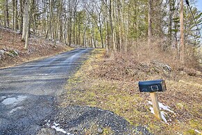 West Cornwall Cabin ~ 4 Mi to Covered Bridge!