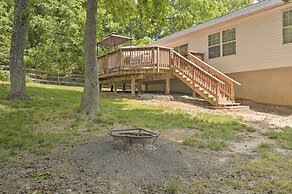 Pet-friendly Mechanicsville Retreat w/ Deck!