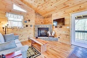 Stunning Murphy Cabin - 5 Mi to Cherokee Lake!