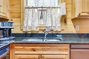 Stunning Murphy Cabin - 5 Mi to Cherokee Lake!