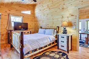 Stunning Murphy Cabin - 5 Mi to Cherokee Lake!