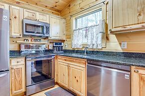Stunning Murphy Cabin - 5 Mi to Cherokee Lake!
