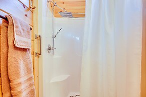 Stunning Murphy Cabin - 5 Mi to Cherokee Lake!