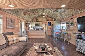 Boyd Countryside Cabin w/ Patio & Farm Views