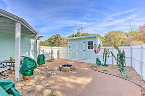 Walk to Cedar Creek Reservoir: Home w/ Fire Pit!