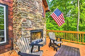 3 Mi to Museums: Smoky Mountains Cabin w/ Deck
