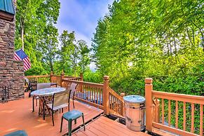 3 Mi to Museums: Smoky Mountains Cabin w/ Deck