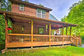 3 Mi to Museums: Smoky Mountains Cabin w/ Deck