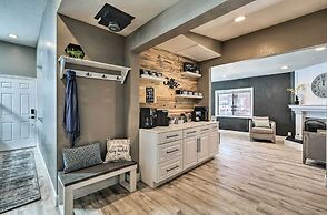 Luxurious & Forested Oasis in Flagstaff w/ Hot Tub