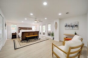 Lakefront Granite Shoals Escape w/ Dock!