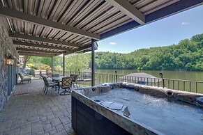 Waterfront Smith Mountain Lake Home w/ Boat Dock!