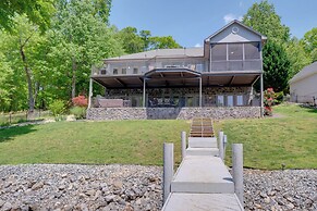 Waterfront Smith Mountain Lake Home w/ Boat Dock!
