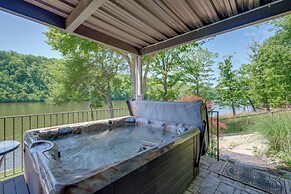 Waterfront Smith Mountain Lake Home w/ Boat Dock!