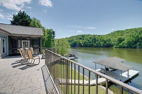 Waterfront Smith Mountain Lake Home w/ Boat Dock!