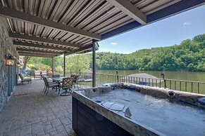 Waterfront Smith Mountain Lake Home w/ Boat Dock!