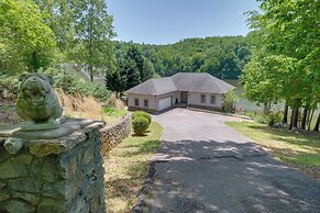 Waterfront Smith Mountain Lake Home w/ Boat Dock!