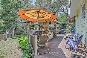 Ocean Isle Apartment w/ Balcony, 1 Mi to Beach!