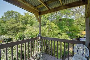 Ocean Isle Apartment w/ Balcony, 1 Mi to Beach!