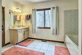 Hot Tub + Deck: Pet-friendly Poconos Getaway!