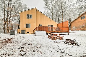 Hot Tub + Deck: Pet-friendly Poconos Getaway!