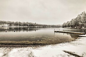 Hot Tub + Deck: Pet-friendly Poconos Getaway!