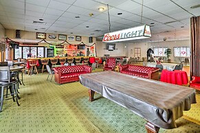 Hot Tub + Deck: Pet-friendly Poconos Getaway!