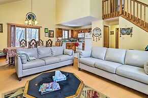 Hot Tub + Deck: Pet-friendly Poconos Getaway!