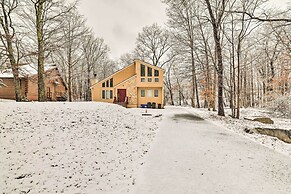Hot Tub + Deck: Pet-friendly Poconos Getaway!