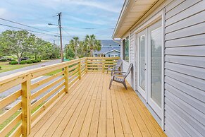 Walk to Beach: Family Home Near Barefoot Landing!