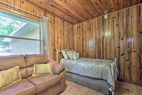 Rainbow River Oasis w/ Kayaks + Furnished Sunroom!