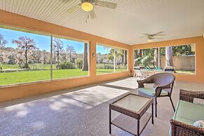 Rainbow River Oasis w/ Kayaks + Furnished Sunroom!