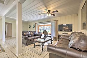 Rainbow River Oasis w/ Kayaks + Furnished Sunroom!