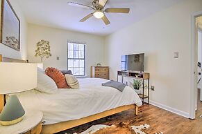 Modern Mountain Retreat w/ Deck + Hot Tub!