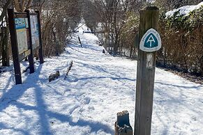 Modern Mountain Retreat w/ Deck + Hot Tub!