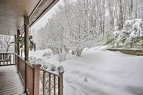 Modern Mountain Retreat w/ Deck + Hot Tub!