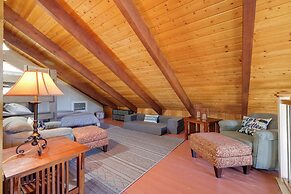 Groveland Home - Walk to Pine Mountain Lake!