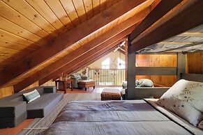 Groveland Home - Walk to Pine Mountain Lake!