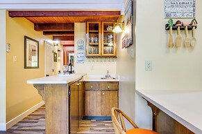 Groveland Home - Walk to Pine Mountain Lake!