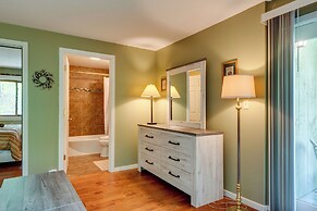 Bartlett Townhome w/ Balcony: 1 Mi to Ski Resort!